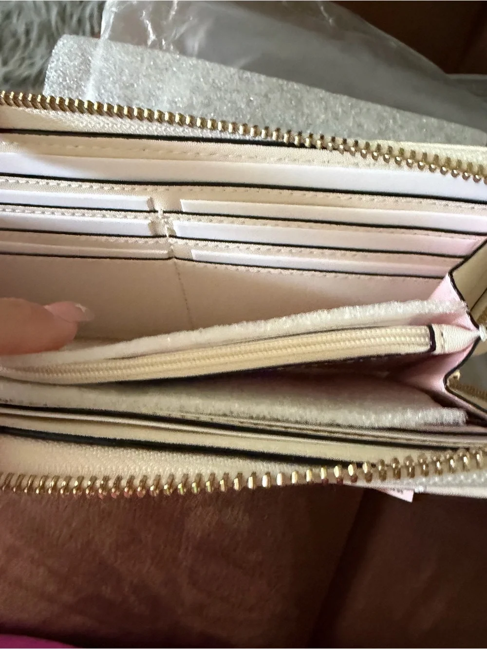 Victoria secret Cream Quilted Zip Wallet with Gold Stud Detail - Picture 5 of 8